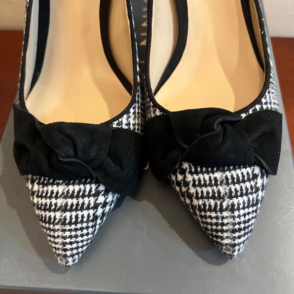 Women's Ann Taylor Frannie Flannel Bow Pumps Place & White Houndstooth Size 7 - Picture 7 of 8